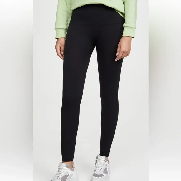 Spanx Look at Me Now Seamless Leggings in Very Black. Size Medium - Picture 3 of 8